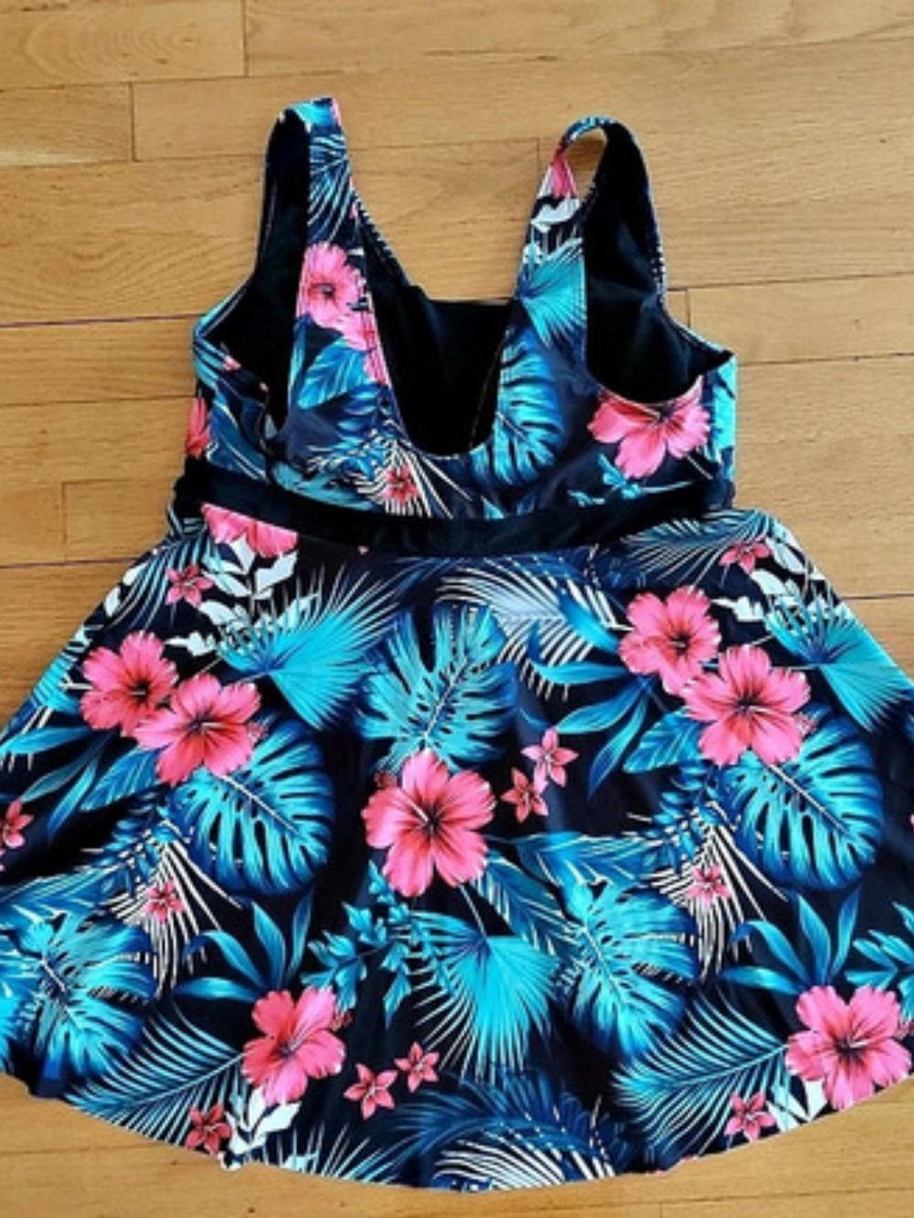 Floral Two-Piece Swimsuit in Floral And Black Size 2XL - Picture 5 of 10